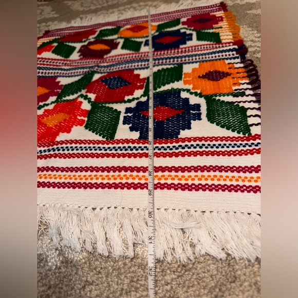 🎄3/$20‼️Colorful Floral Woven Rug🌼 - Picture 3 of 4